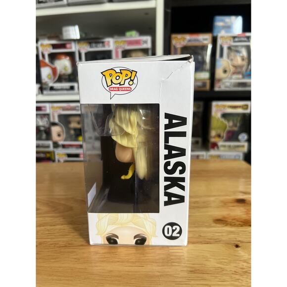 VAULTED EXCLUSIVE Alaska Funko Pop Drag Queens #02 Hot Topic Rupaul's Race AAA - Picture 4 of 6